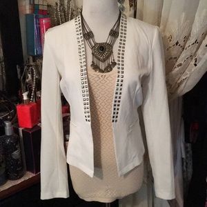 BNWOT WHITE STUDDED BLAZER SZ MEDIUM 🦋